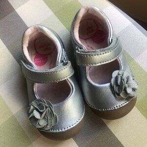 Stride Rite Aria mary jane toddler shoe - Sz 5M - silver